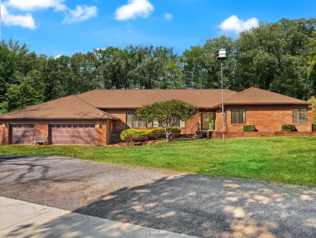 7 Pleasant View Lane Murray KY 42071