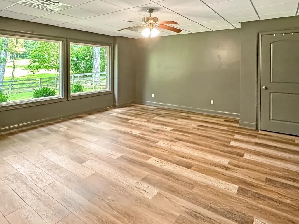 7 Pleasant View Lane Murray KY 42071
