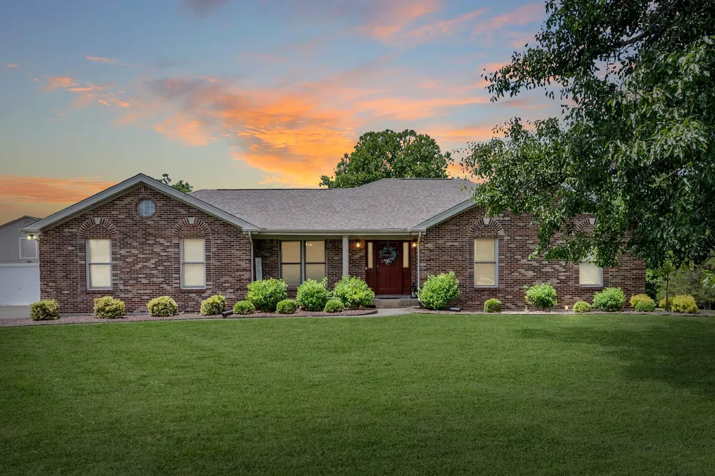 2032 Currys Fork Drive La Grange KY 40031