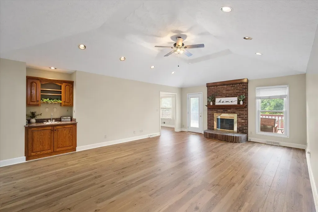 2032 Currys Fork Drive La Grange KY 40031