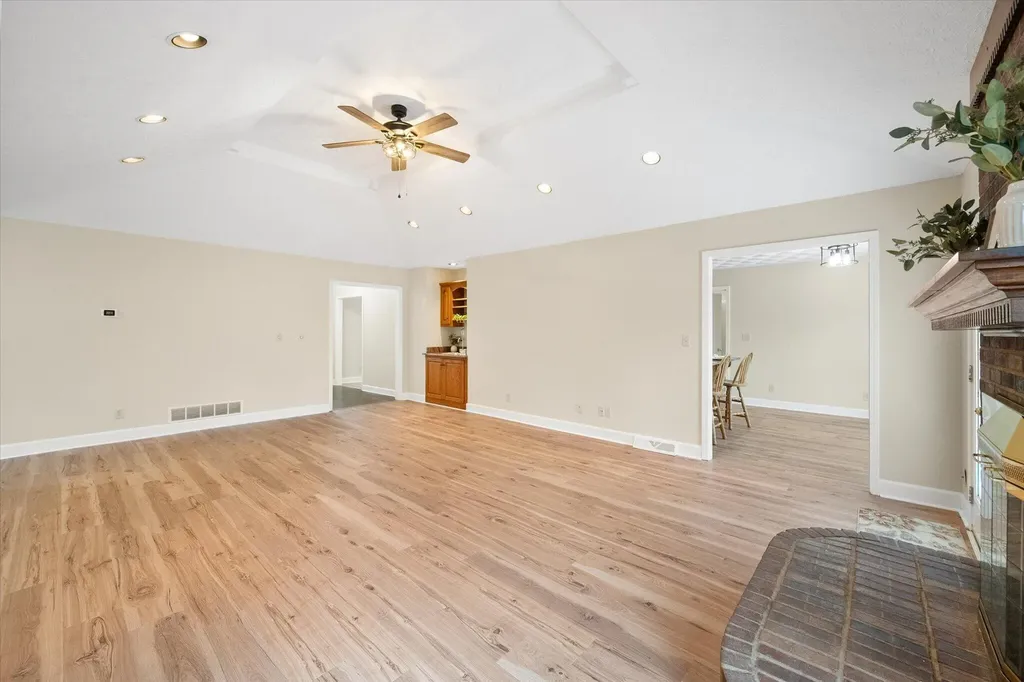 2032 Currys Fork Drive La Grange KY 40031
