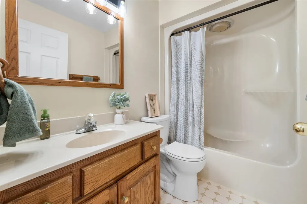 2032 Currys Fork Drive La Grange KY 40031