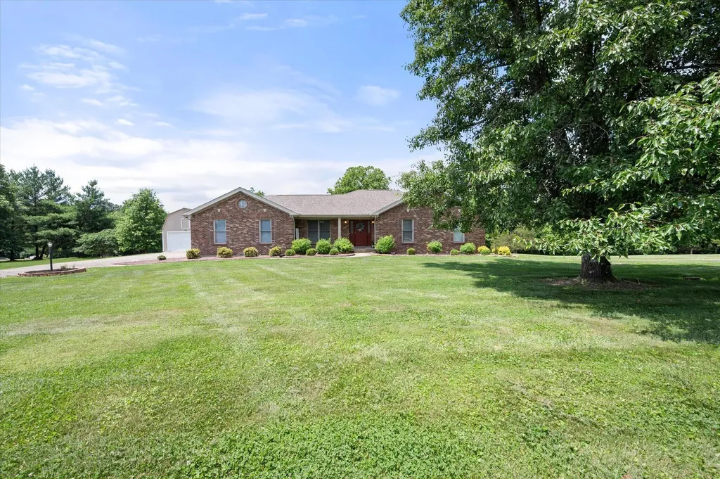 2032 Currys Fork Drive La Grange KY 40031