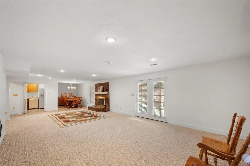 2032 Currys Fork Drive La Grange KY 40031