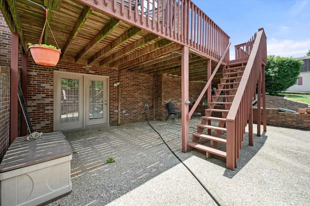 2032 Currys Fork Drive La Grange KY 40031