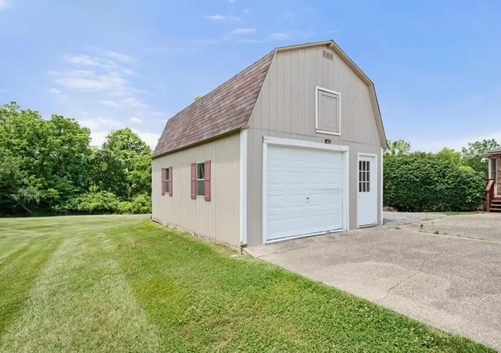 2032 Currys Fork Drive La Grange KY 40031