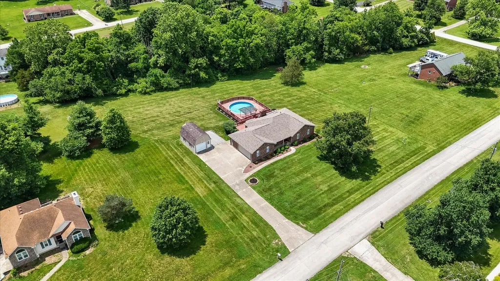 2032 Currys Fork Drive La Grange KY 40031