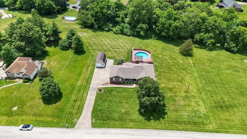 2032 Currys Fork Drive La Grange KY 40031