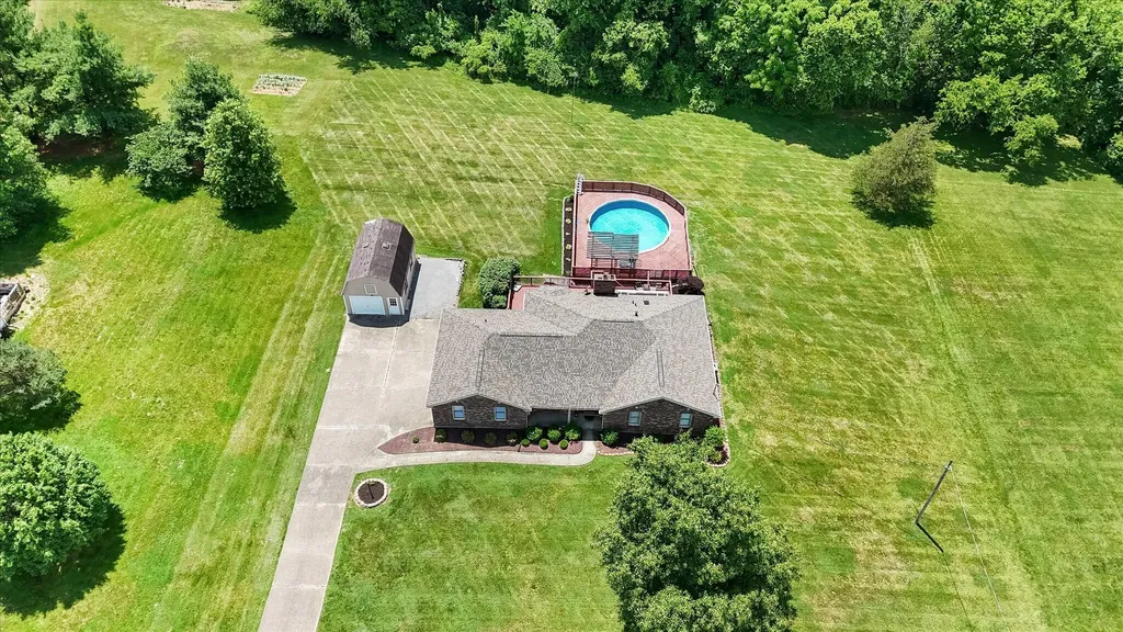 2032 Currys Fork Drive La Grange KY 40031