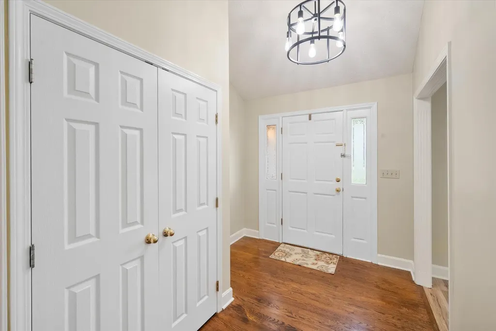 2032 Currys Fork Drive La Grange KY 40031