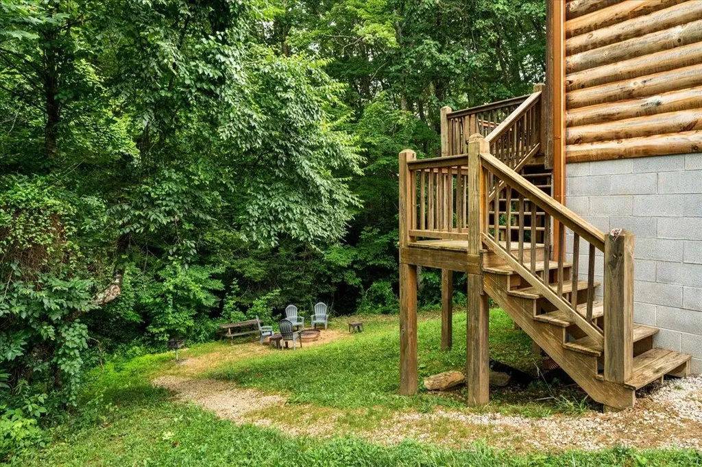 2009 Glencairn Road Rogers KY 41365