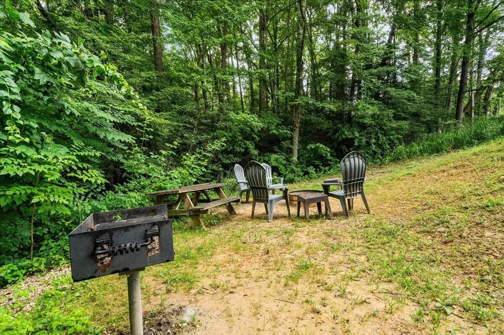 2009 Glencairn Road Rogers KY 41365