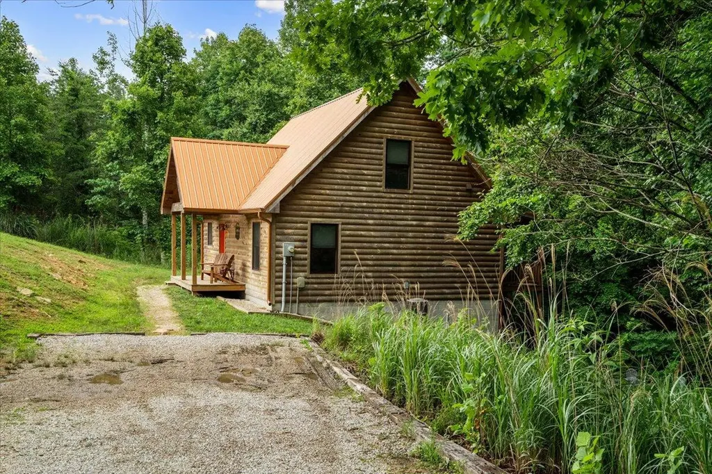2009 Glencairn Road Rogers KY 41365