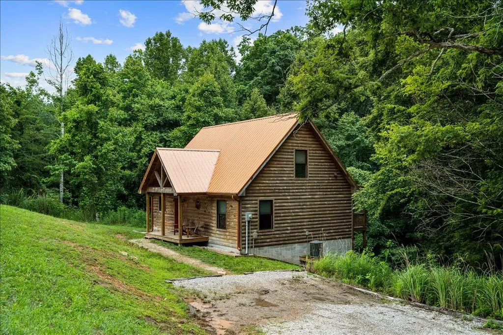 2009 Glencairn Road Rogers KY 41365