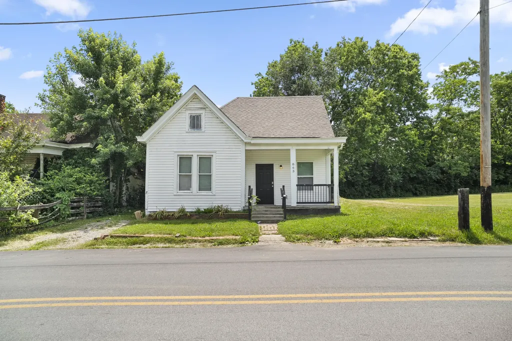 863 E Main Street Georgetown KY 40324