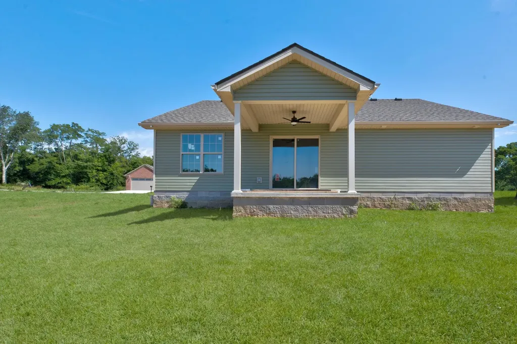 156 Elk Drive Stamping Ground KY 40379