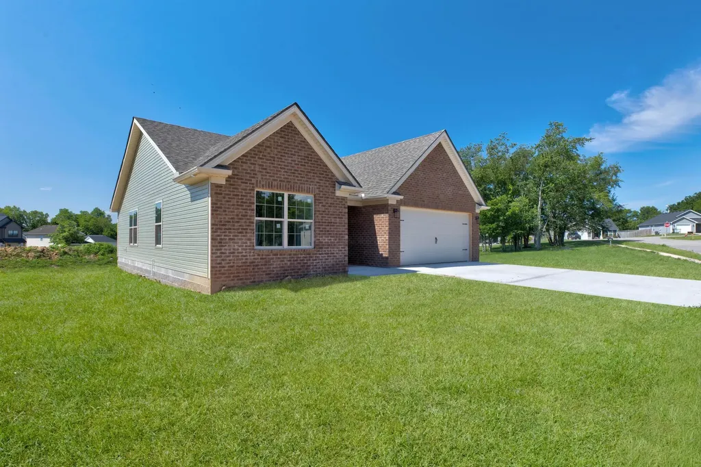 156 Elk Drive Stamping Ground KY 40379