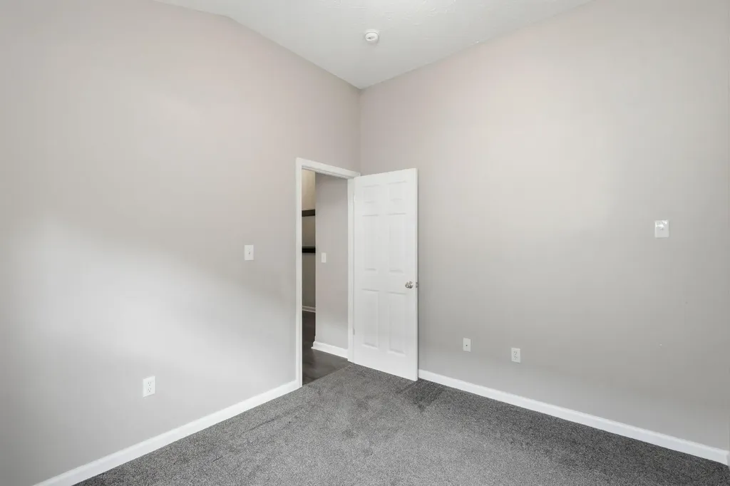 252 White Oak Trace Lexington KY 40511