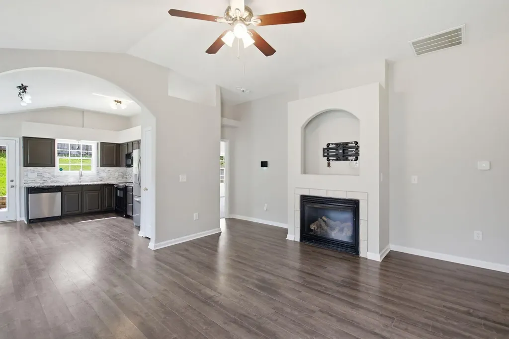 252 White Oak Trace Lexington KY 40511