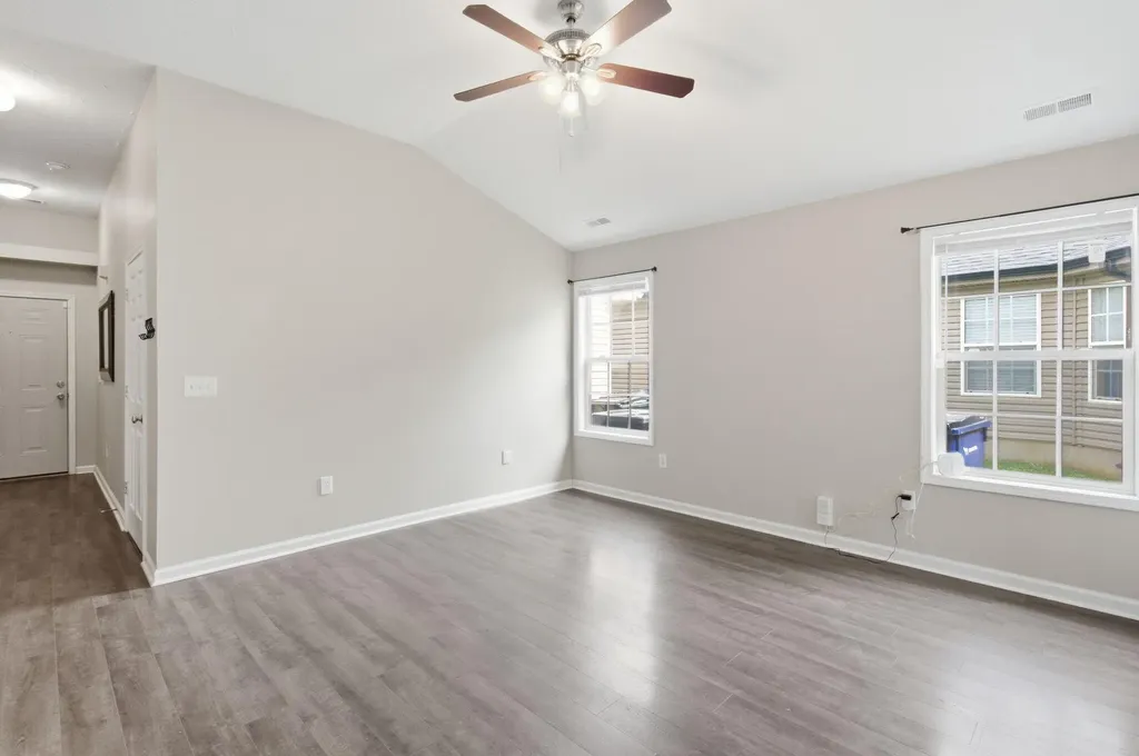 252 White Oak Trace Lexington KY 40511