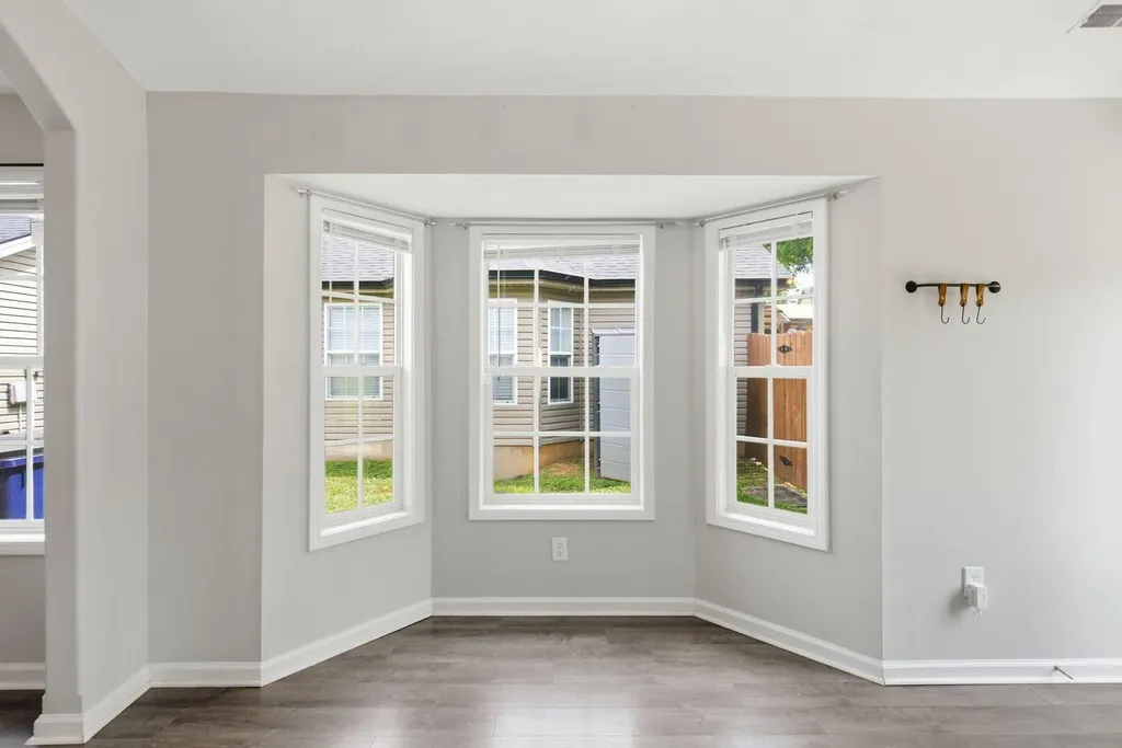 252 White Oak Trace Lexington KY 40511