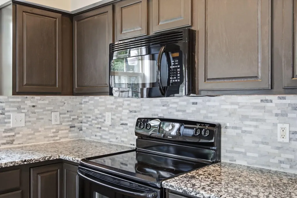 252 White Oak Trace Lexington KY 40511