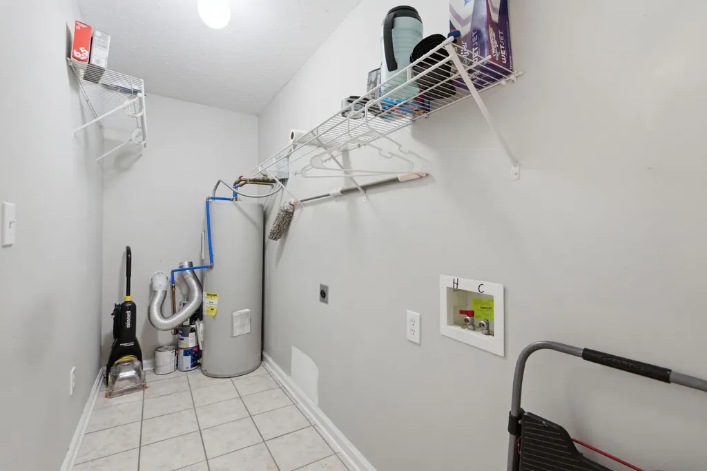 252 White Oak Trace Lexington KY 40511