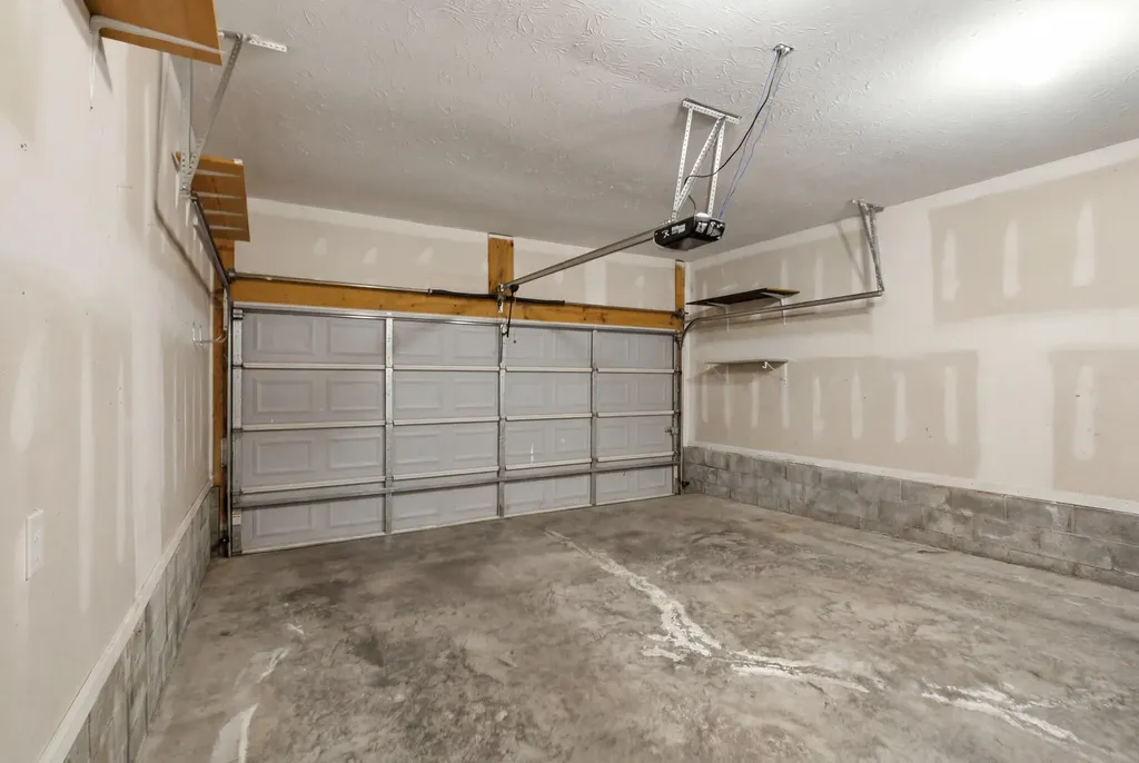 252 White Oak Trace Lexington KY 40511