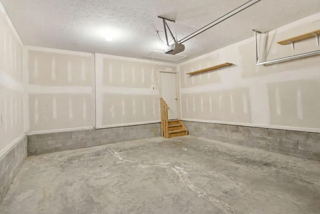 252 White Oak Trace Lexington KY 40511