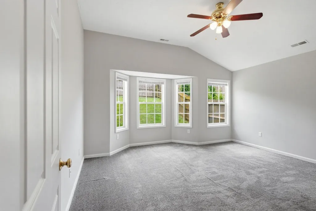 252 White Oak Trace Lexington KY 40511