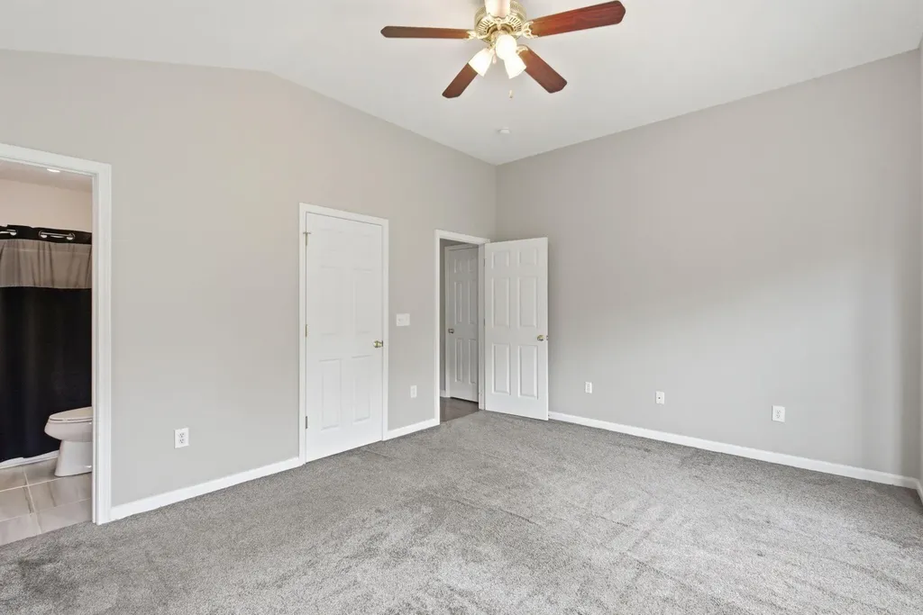 252 White Oak Trace Lexington KY 40511