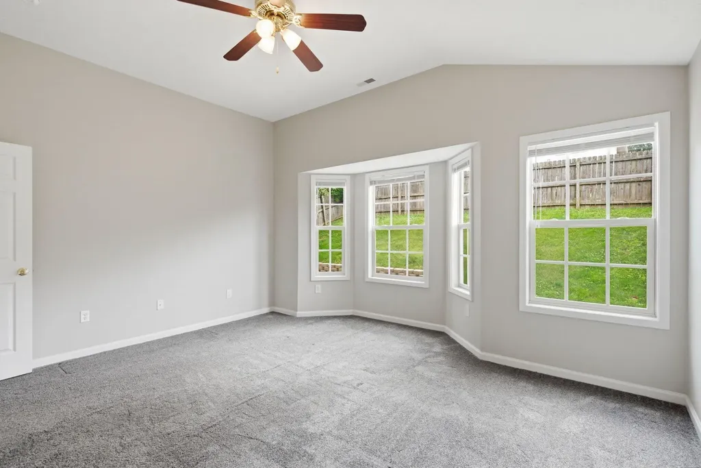 252 White Oak Trace Lexington KY 40511