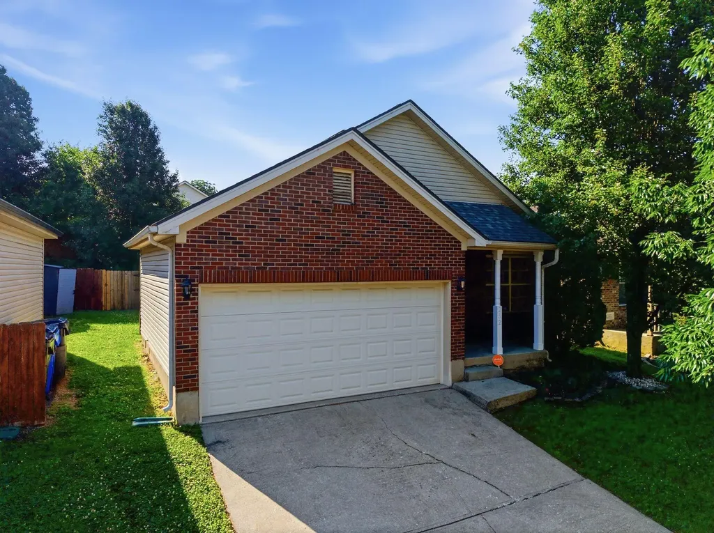 252 White Oak Trace Lexington KY 40511
