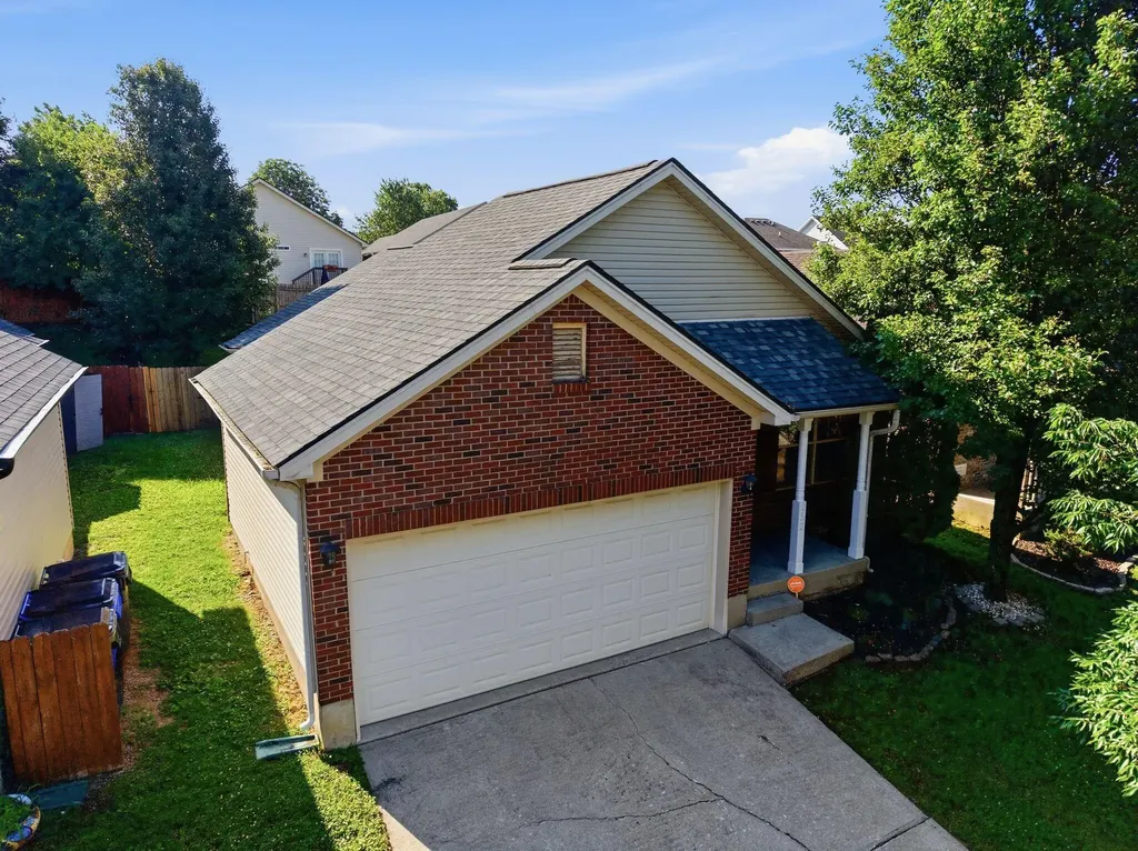 252 White Oak Trace Lexington KY 40511