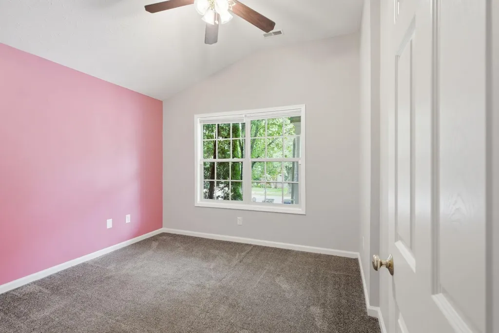 252 White Oak Trace Lexington KY 40511