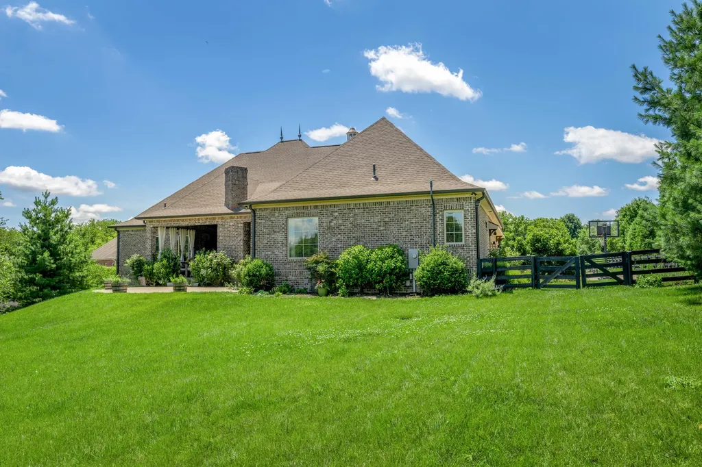 111 Roseburg Way Nicholasville KY 40356