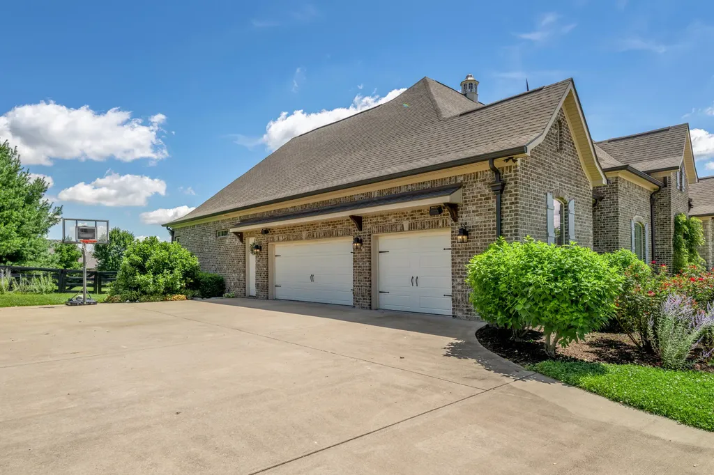 111 Roseburg Way Nicholasville KY 40356