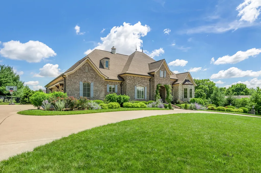 111 Roseburg Way Nicholasville KY 40356