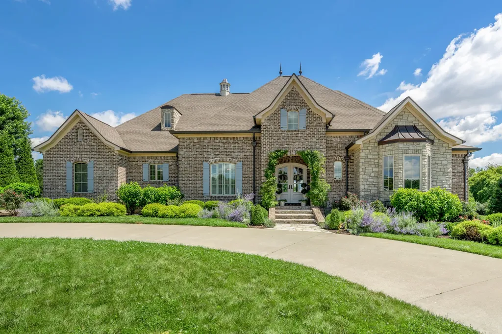111 Roseburg Way Nicholasville KY 40356