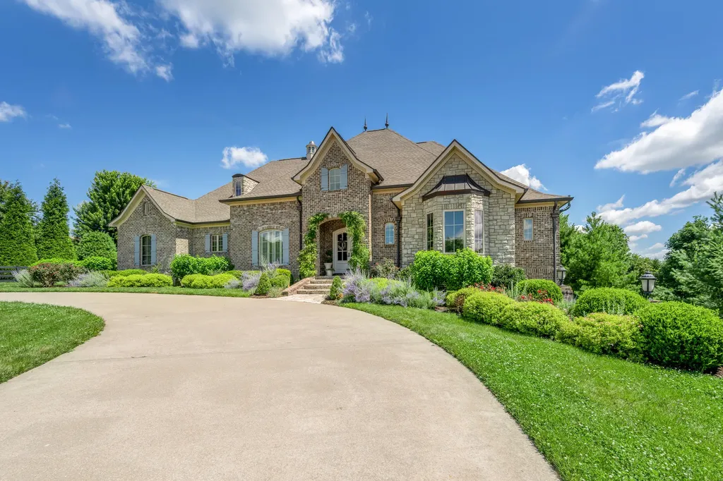 111 Roseburg Way Nicholasville KY 40356