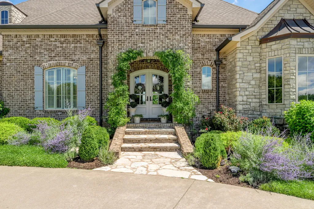 111 Roseburg Way Nicholasville KY 40356