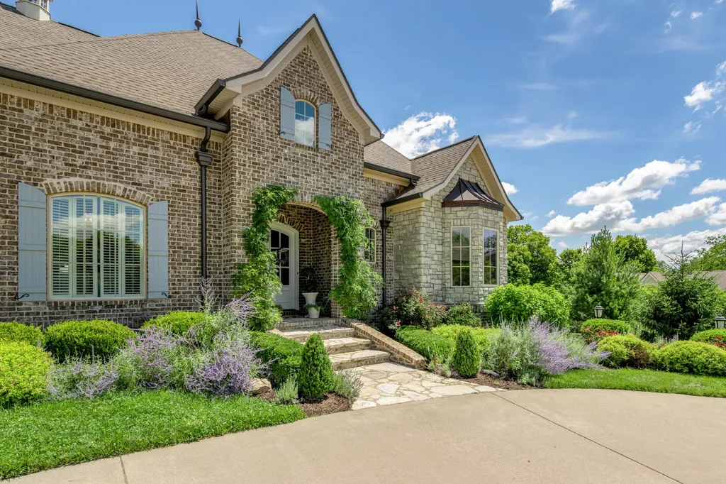 111 Roseburg Way Nicholasville KY 40356
