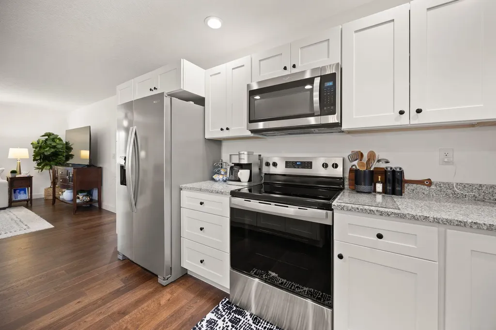 98 Deerview Lane Russell Springs KY 42642