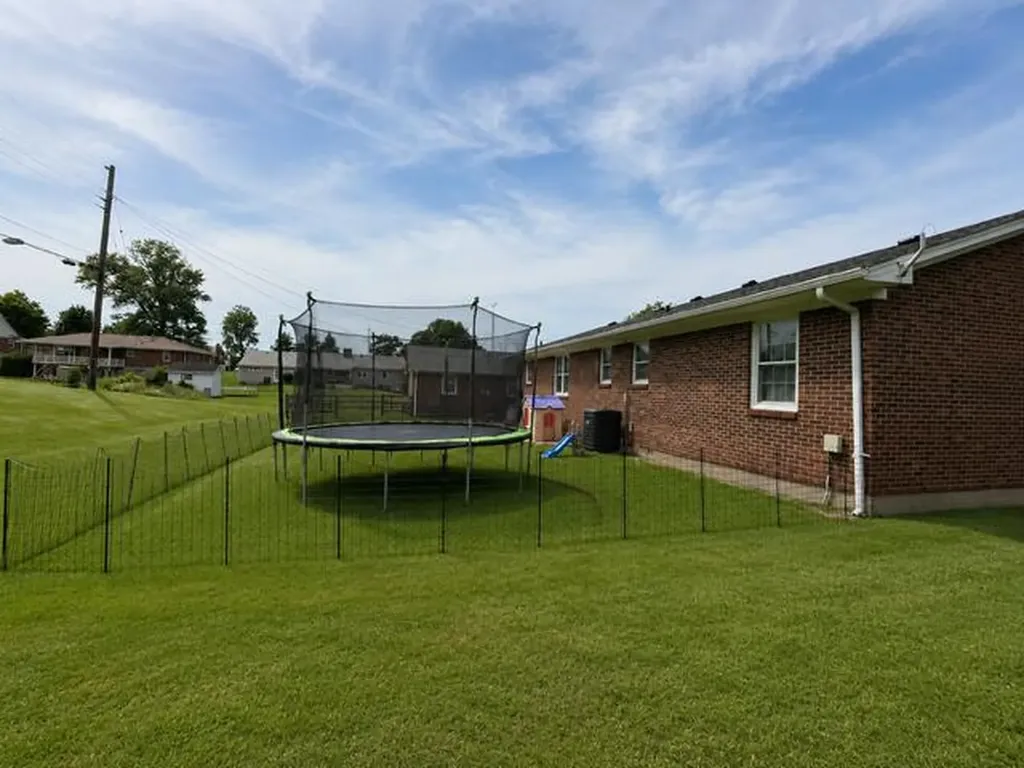 106 Pin Oak Drive Lancaster KY 40444