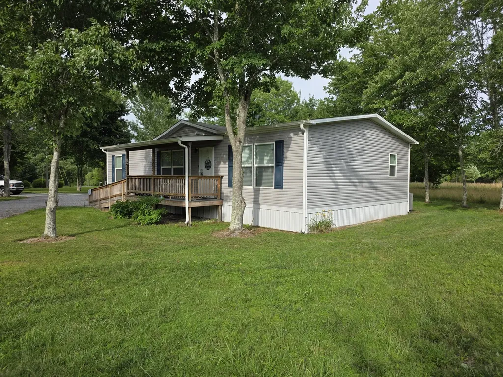 323 Mcqueary Road Russell Springs KY 42642