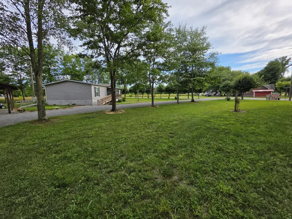 323 Mcqueary Road Russell Springs KY 42642