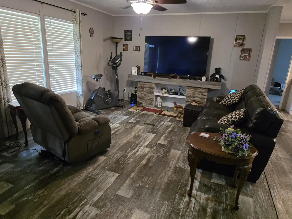 323 Mcqueary Road Russell Springs KY 42642