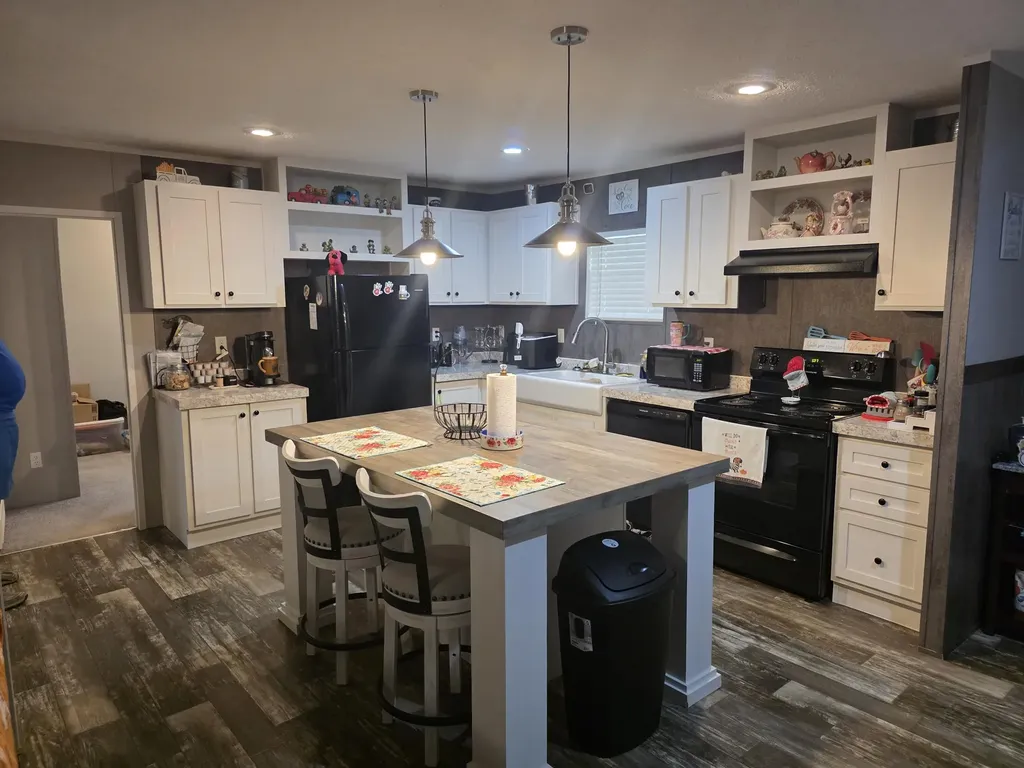 323 Mcqueary Road Russell Springs KY 42642