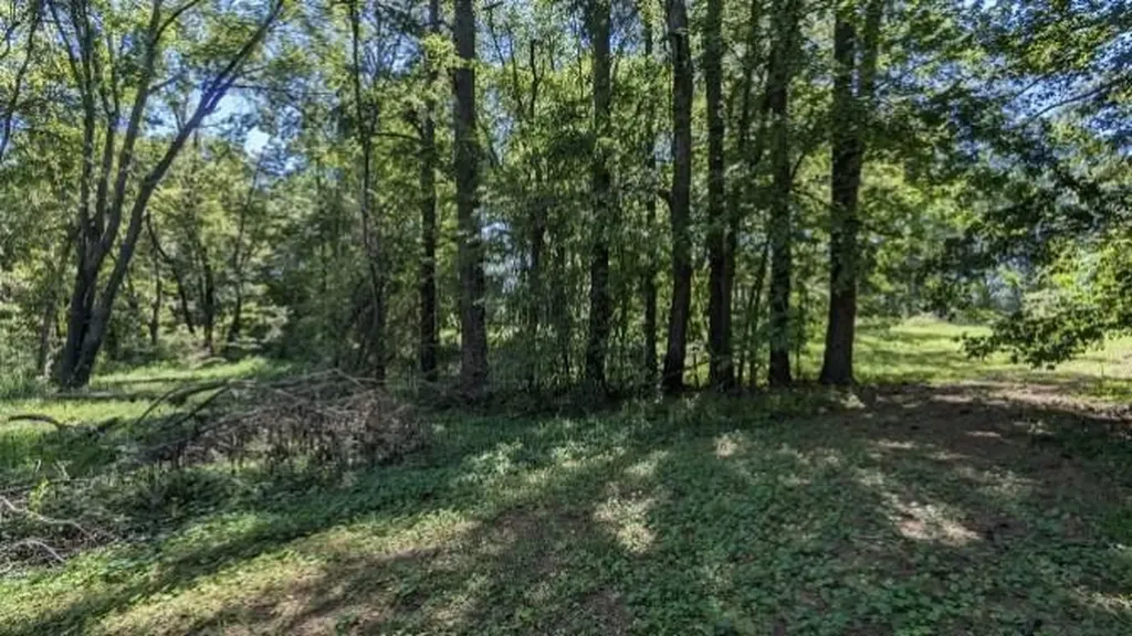237 Hugh Hunter Road Oak Grove KY 42262