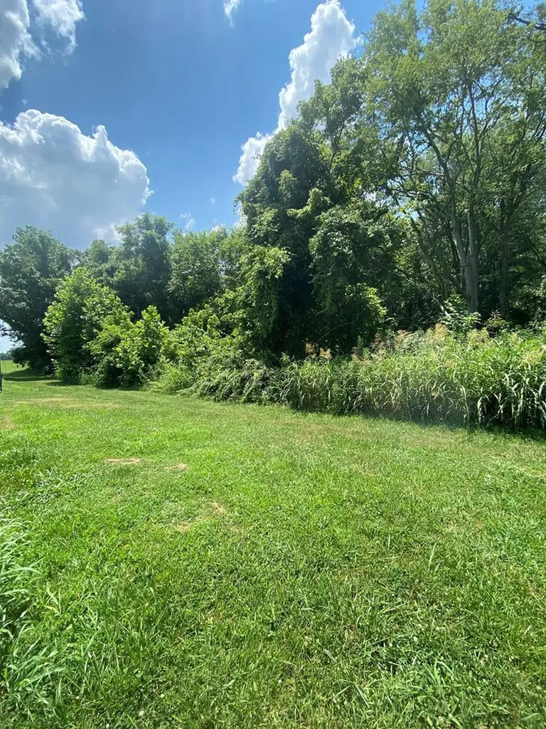 237 Hugh Hunter Road Oak Grove KY 42262